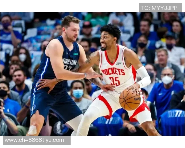 克里斯蒂全力参与训练营提升球队默契为新赛季做好充分准备