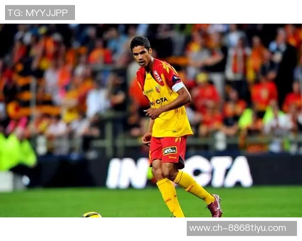 瓦拉内谈现代中卫特点与防守艺术的缺失现象